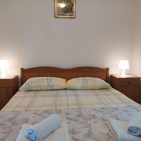 Apartments Hodanic Кърк Стая снимка
