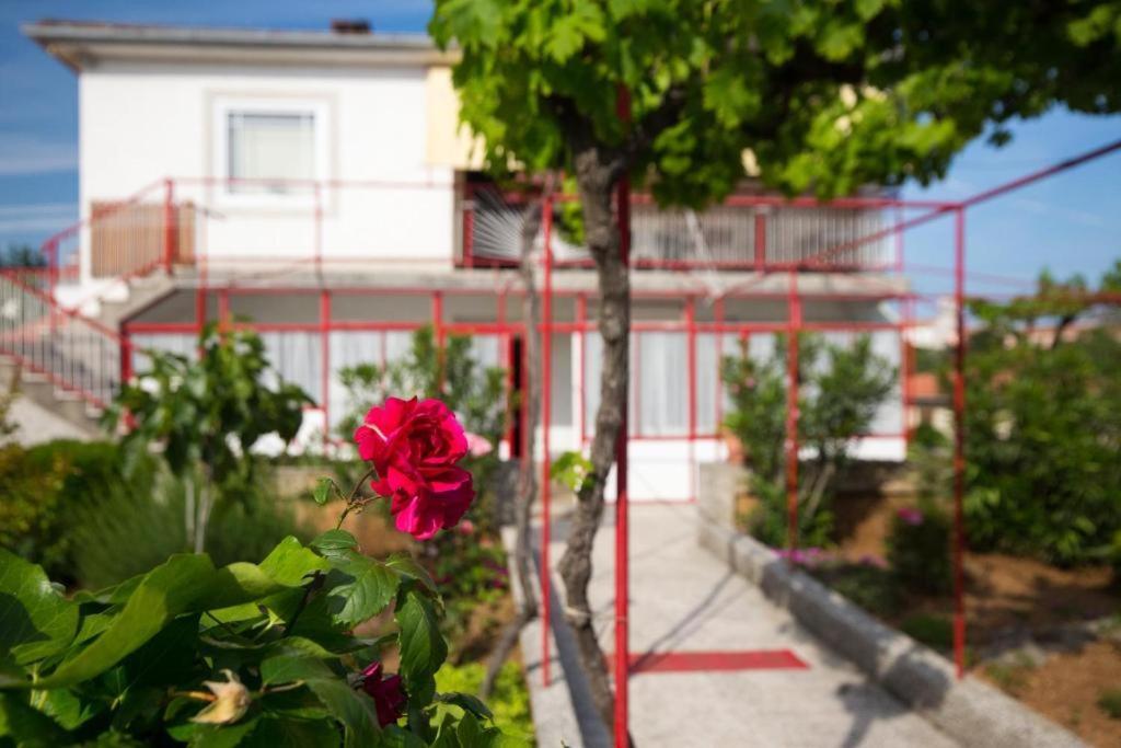 Apartments Hodanic Кърк Екстериор снимка