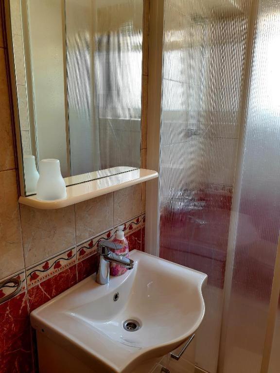 Apartments Hodanic Кърк Екстериор снимка