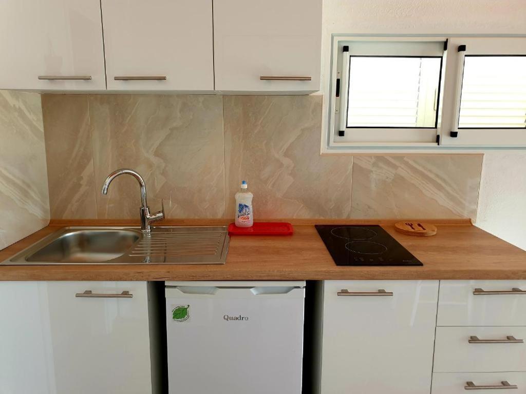 Apartments Hodanic Кърк Екстериор снимка